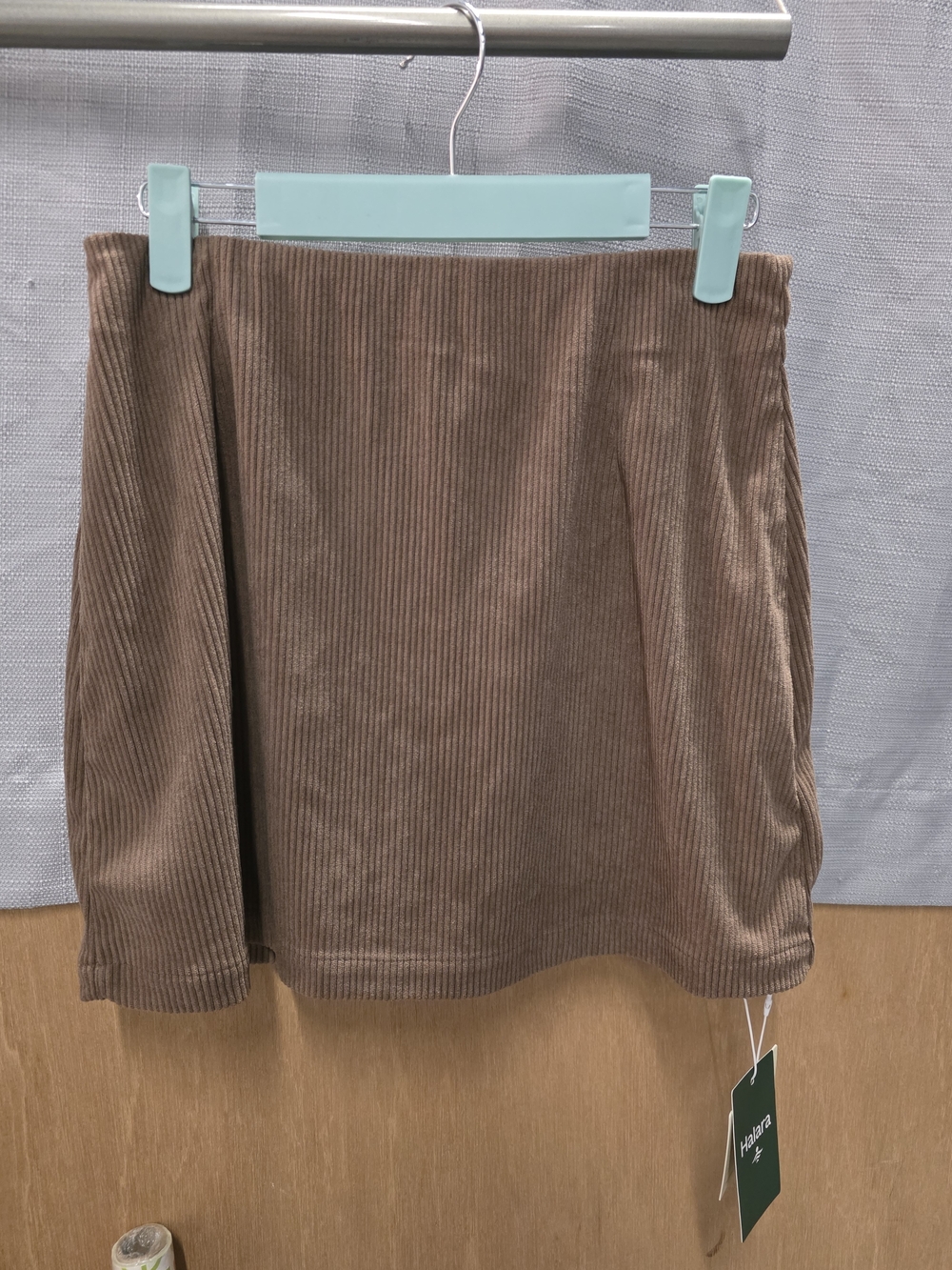 Halara NWT. Women’s Brown Corduroy Mini Skirt